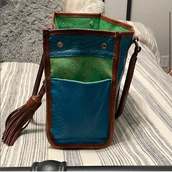 Leather Consula Blue and Green Interior Marfa
Collection Purse - Picture 3 of 7